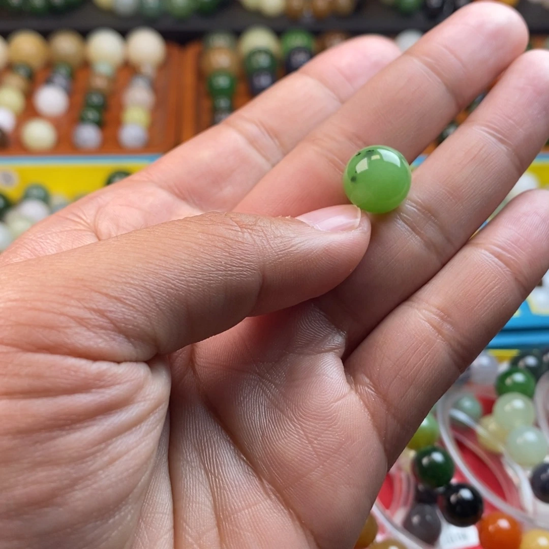 和田玉未镶嵌珠宝奇石卡12高色苹果绿y