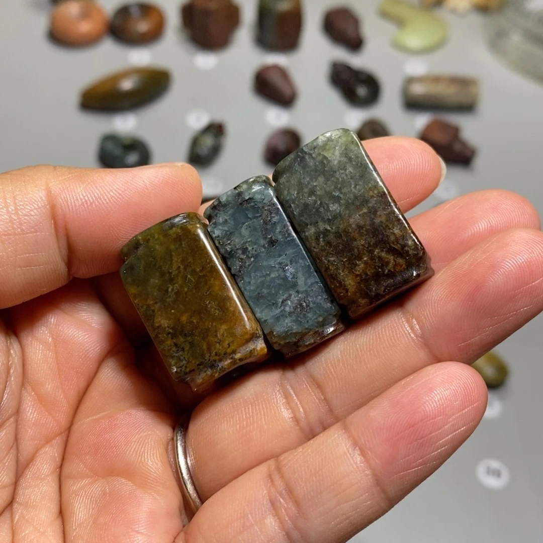 岫岩河磨玉（透闪石质玉）未镶嵌颈饰多样性发货，发其中一个