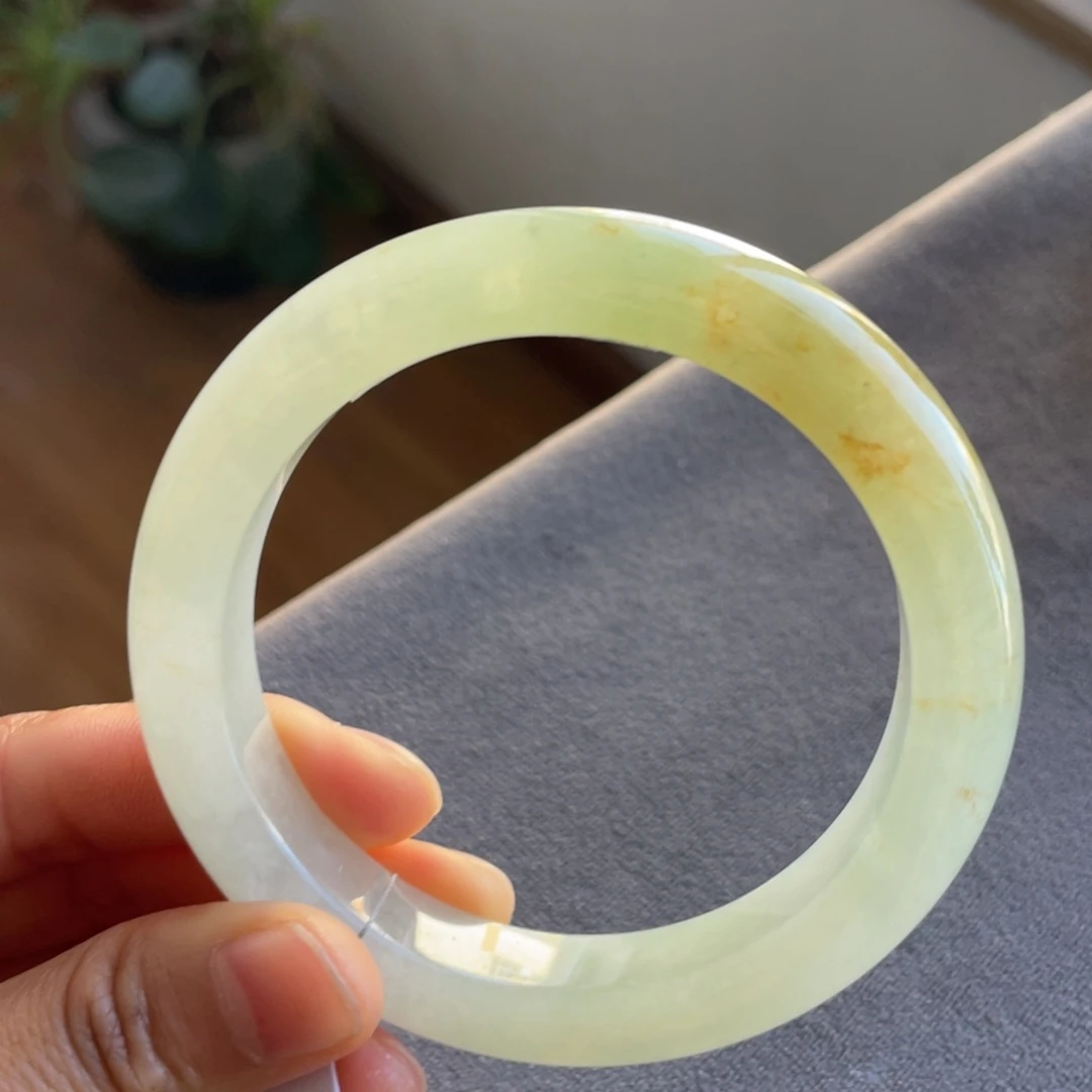 翡翠未镶嵌手镯冰黄