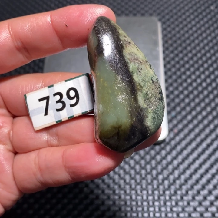 温***玉和田玉未镶嵌挂件