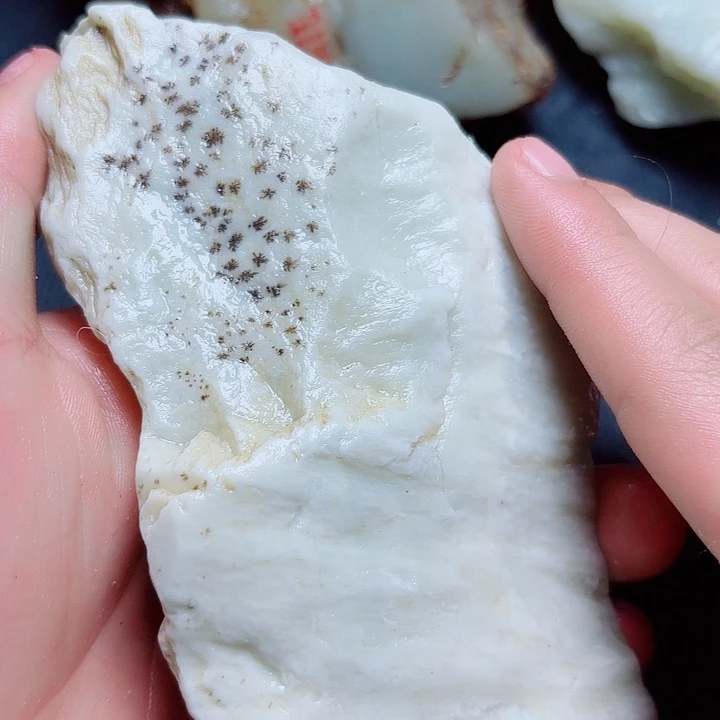 和田玉（糖玉）未镶嵌珠宝奇石