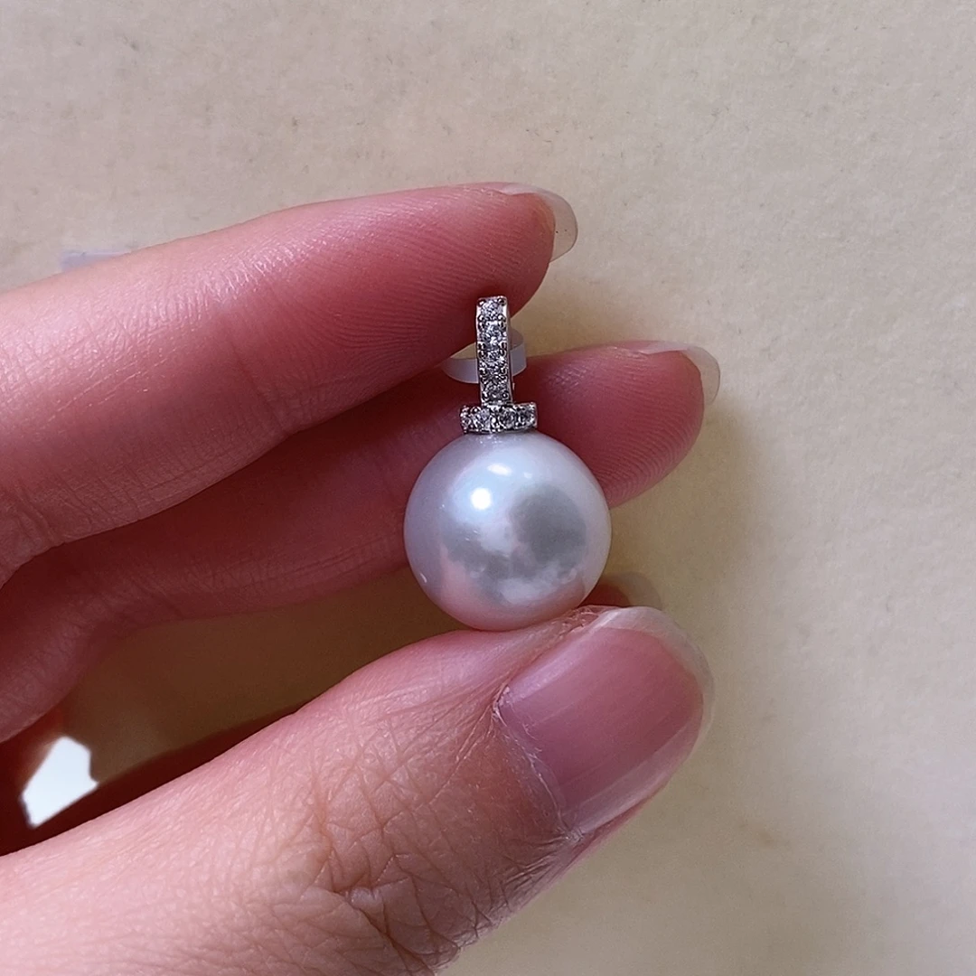 淡水珍珠吊坠(赠链)银S925镶嵌万能扣13.8mm微瑕
