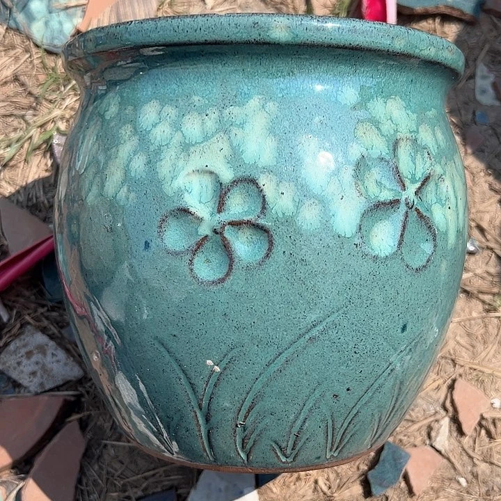 紫砂花盆口20高20瑕疵。。。。。。。。。。。。。。