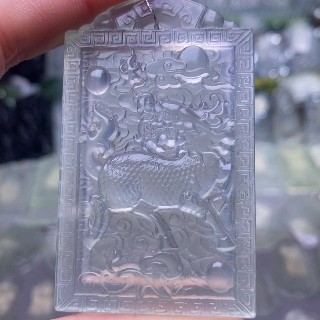 蛇纹石玉颈饰未镶嵌金*，