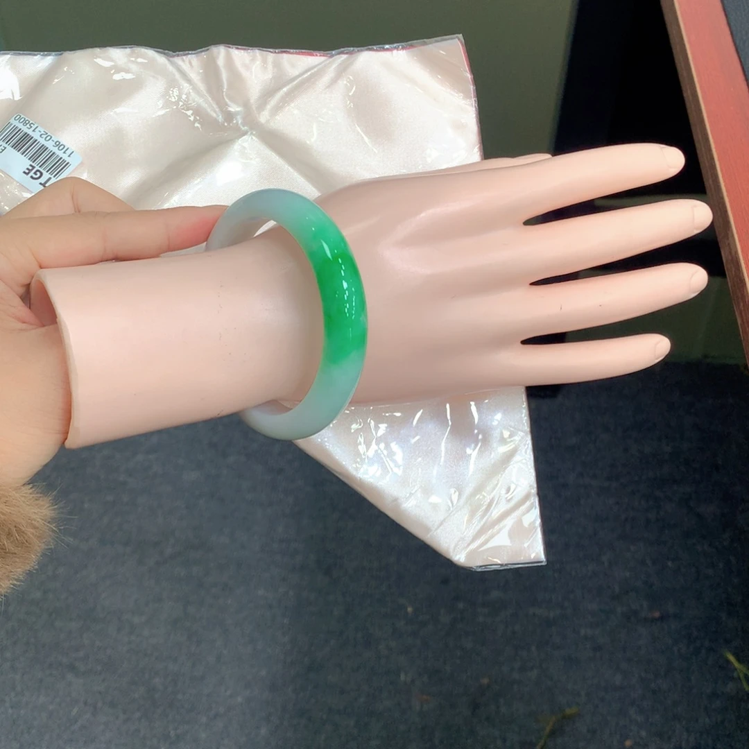 翡翠未镶嵌手镯翡翠