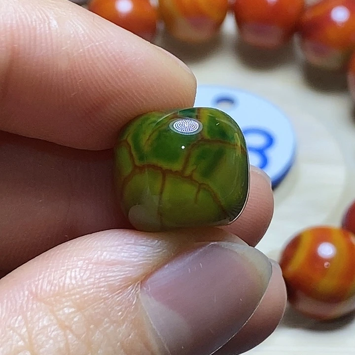 用***4玛瑙/玉髓未镶嵌颈饰