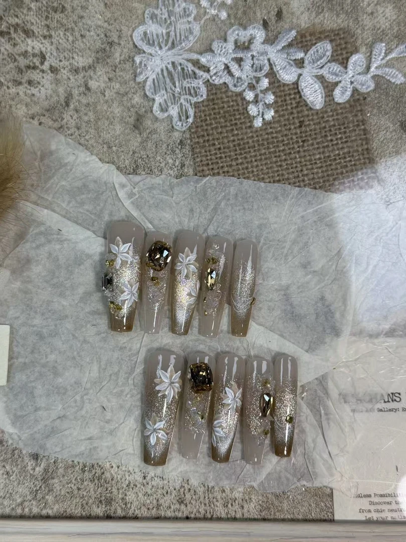 圣洁神圣氛围高奢品质纯手工穿戴甲贴片精致设计感十足