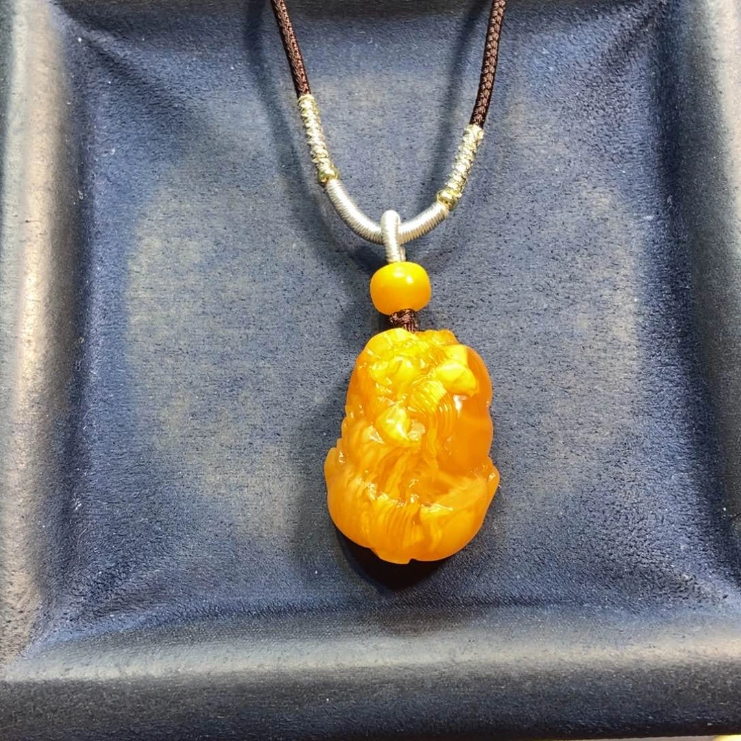 琥珀颈饰未镶嵌蜜蜡