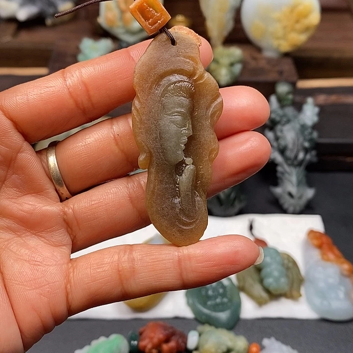 朱***击定制翡翠未镶嵌毛货抛光