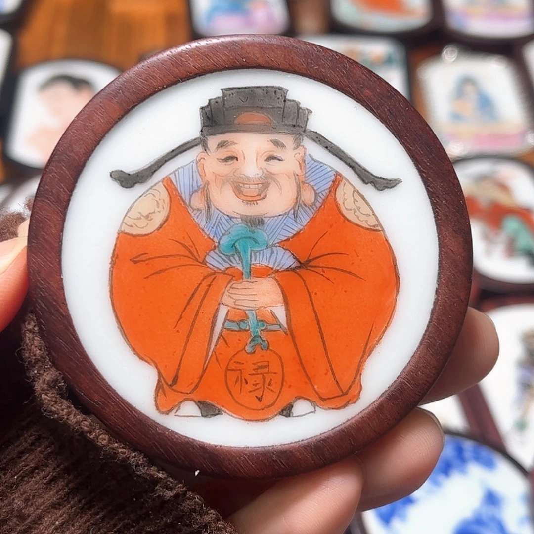 瓷片伯**承瓷片挂件一个