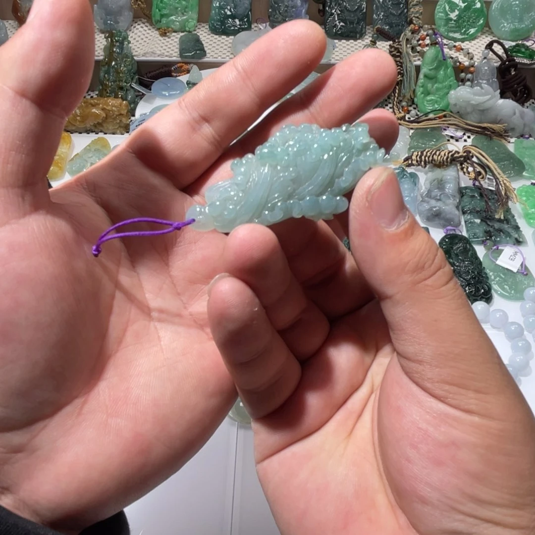 翡翠颈饰未镶嵌天然