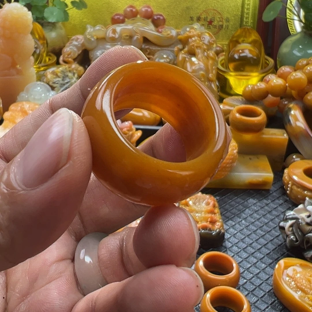 石英质玉未镶嵌颈饰