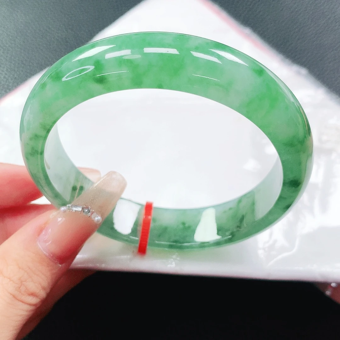 翡翠手镯未镶嵌58圈