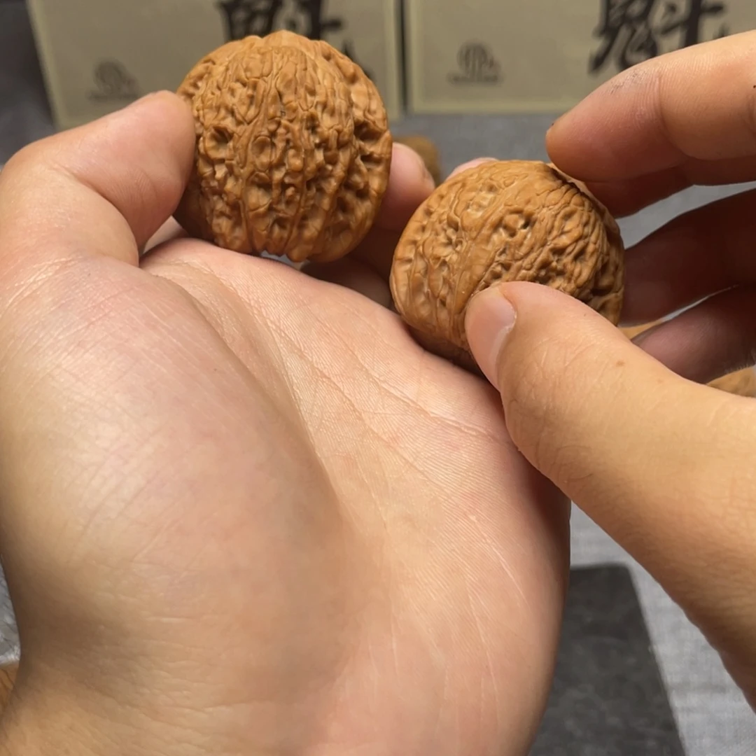 文玩核桃把件平谷绣球015