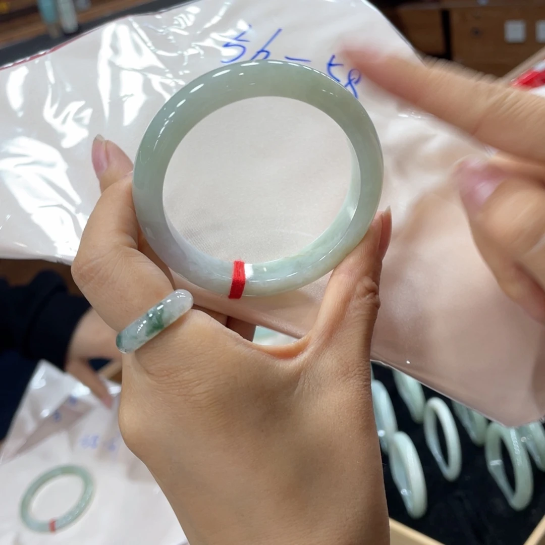 翡翠未镶嵌手镯买断