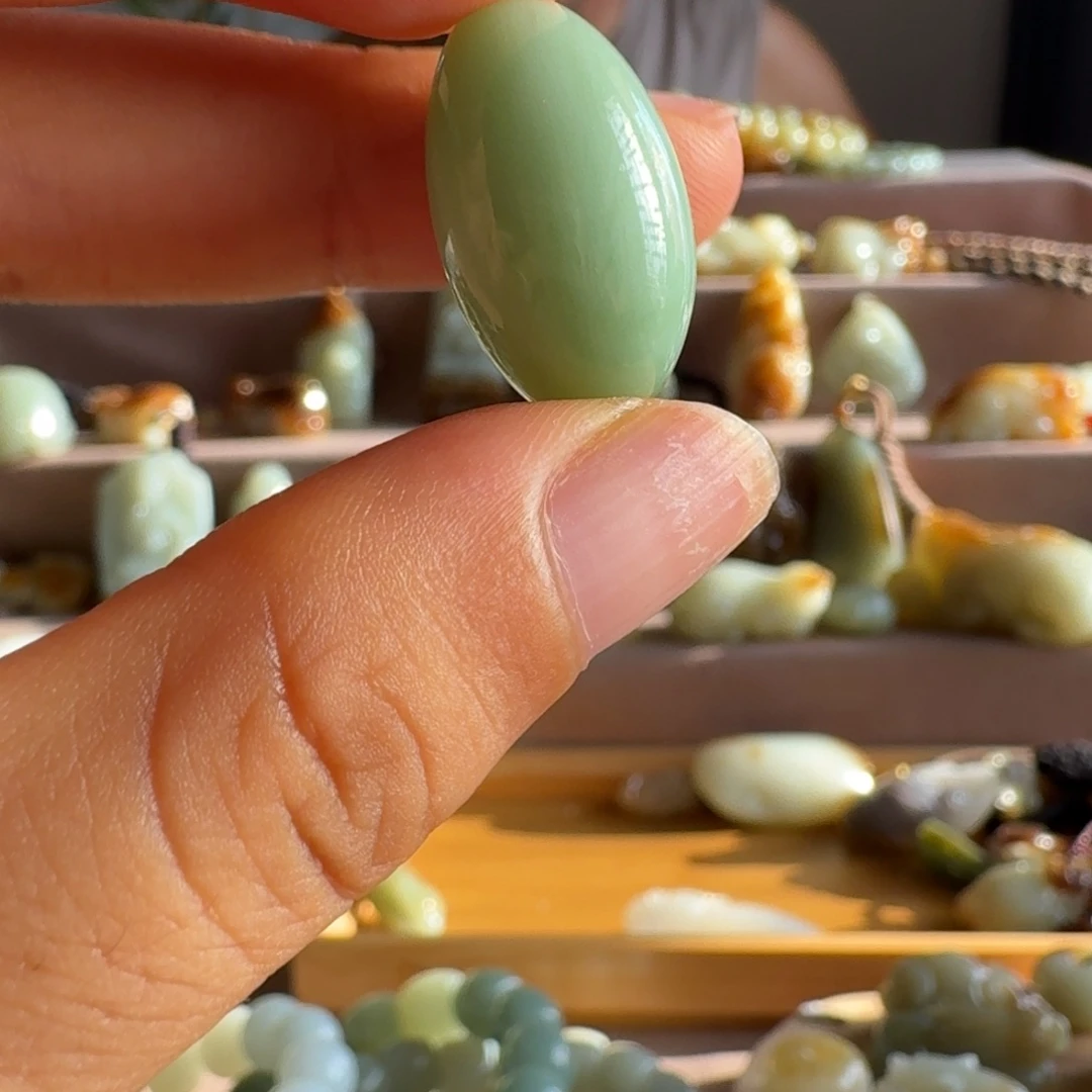 和田玉（糖玉）未镶嵌颈饰