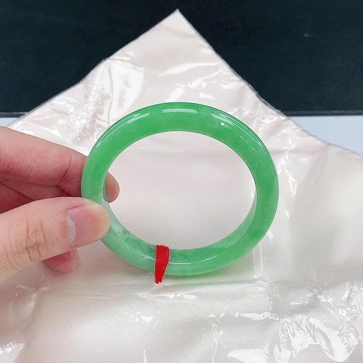 翡翠未镶嵌手镯圈53。14053