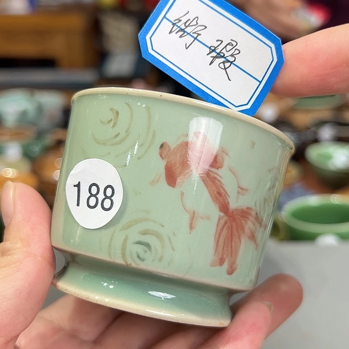 龙泉敬悦青瓷品茗杯微瑕