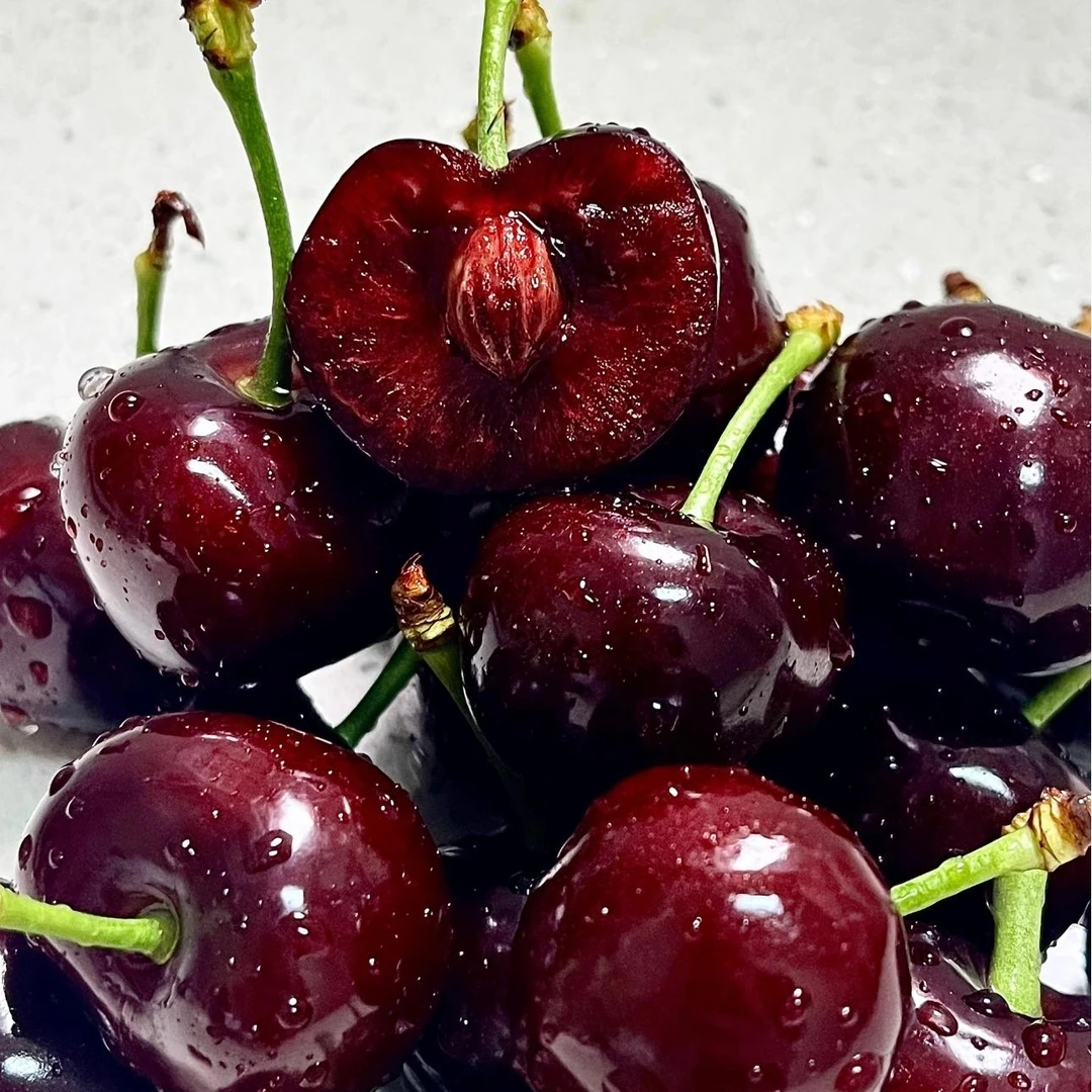 蓝P黑车4J海运智利桑提娜新鲜车厘子脆甜内附果径卡顺丰