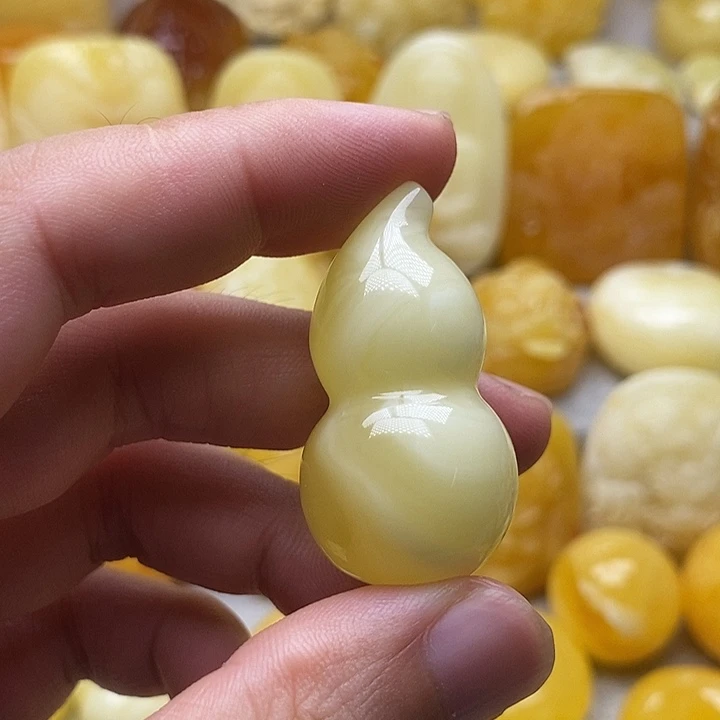 琥珀颈饰未镶嵌琥珀蜜蜡吊坠