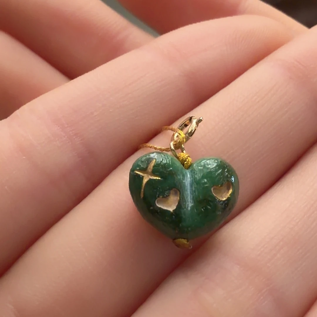 绿松石未镶嵌颈饰