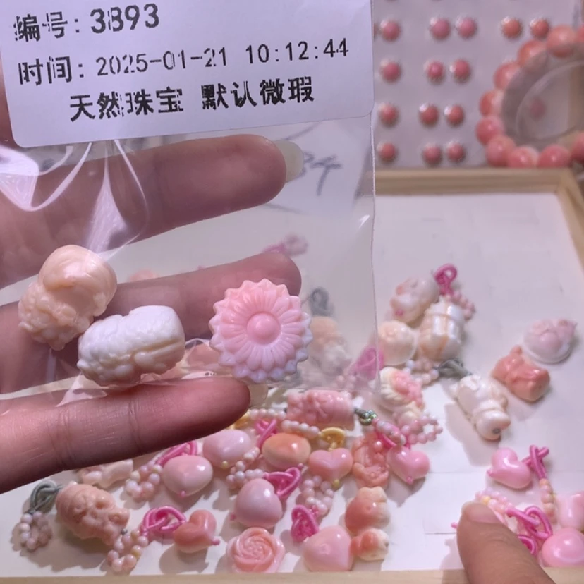 【闪购商品】查罗石颈饰合金福利