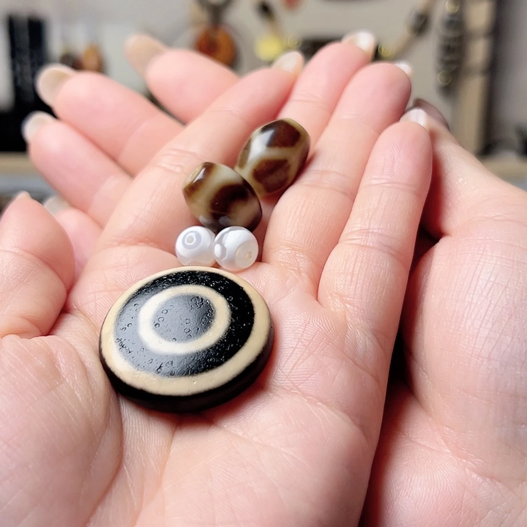 玛瑙/玉髓颈饰合金大**吃