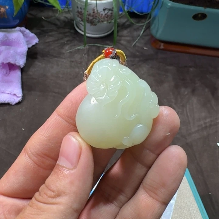 未镶嵌和田玉（糖玉）挂件