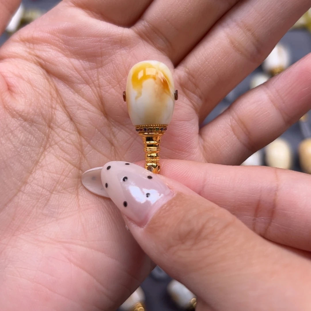 琥珀未镶嵌裸石12mm