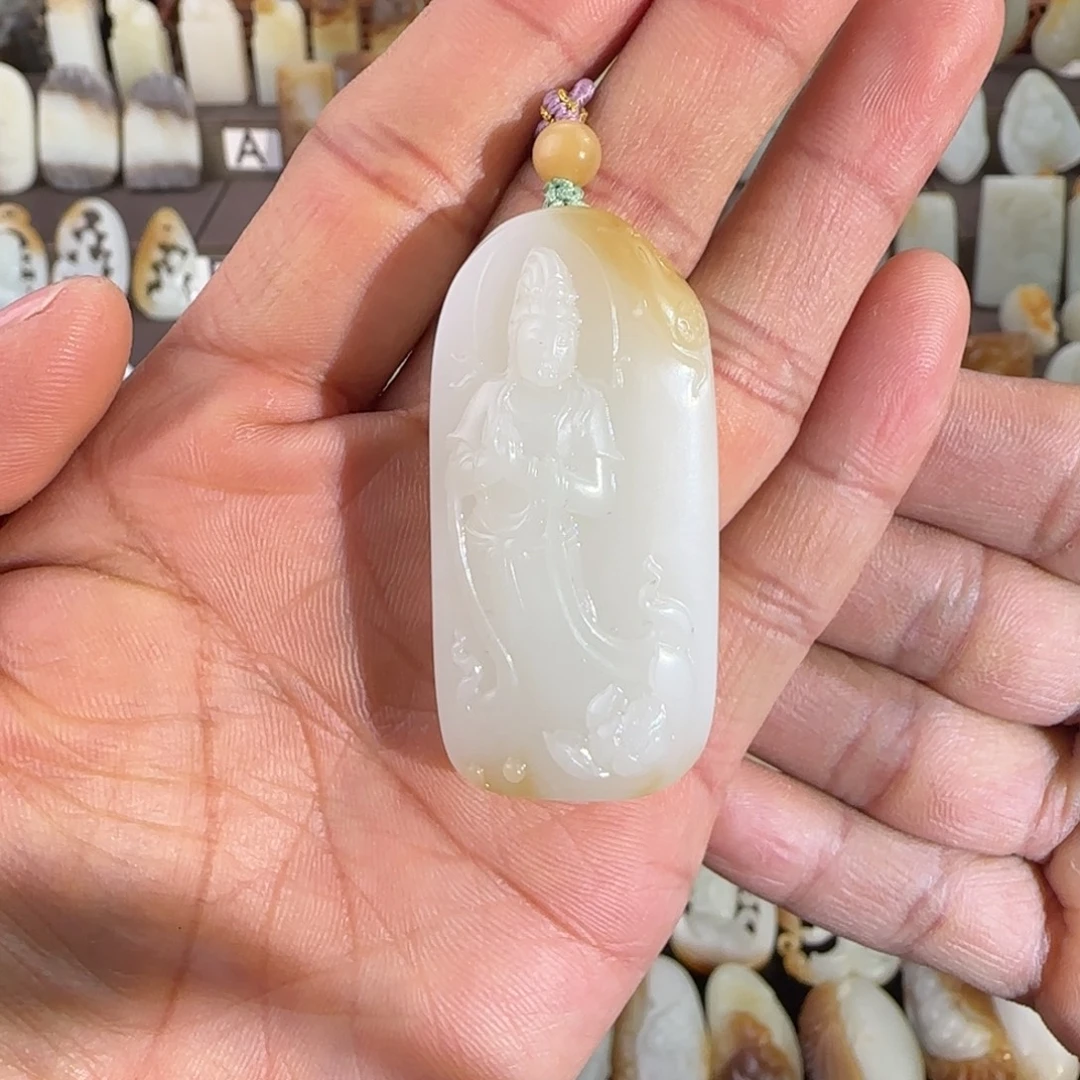 和田玉（糖玉）未镶嵌颈饰