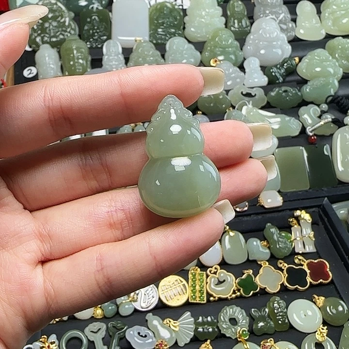 颈饰未镶嵌和田玉有瑕漏价