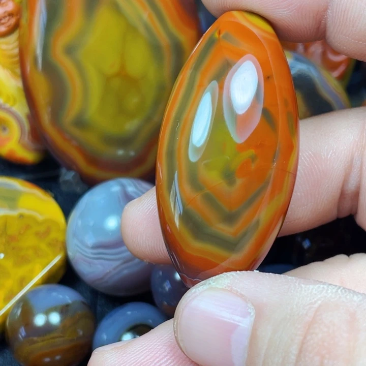 冒***鼎玛瑙/玉髓未镶嵌颈饰