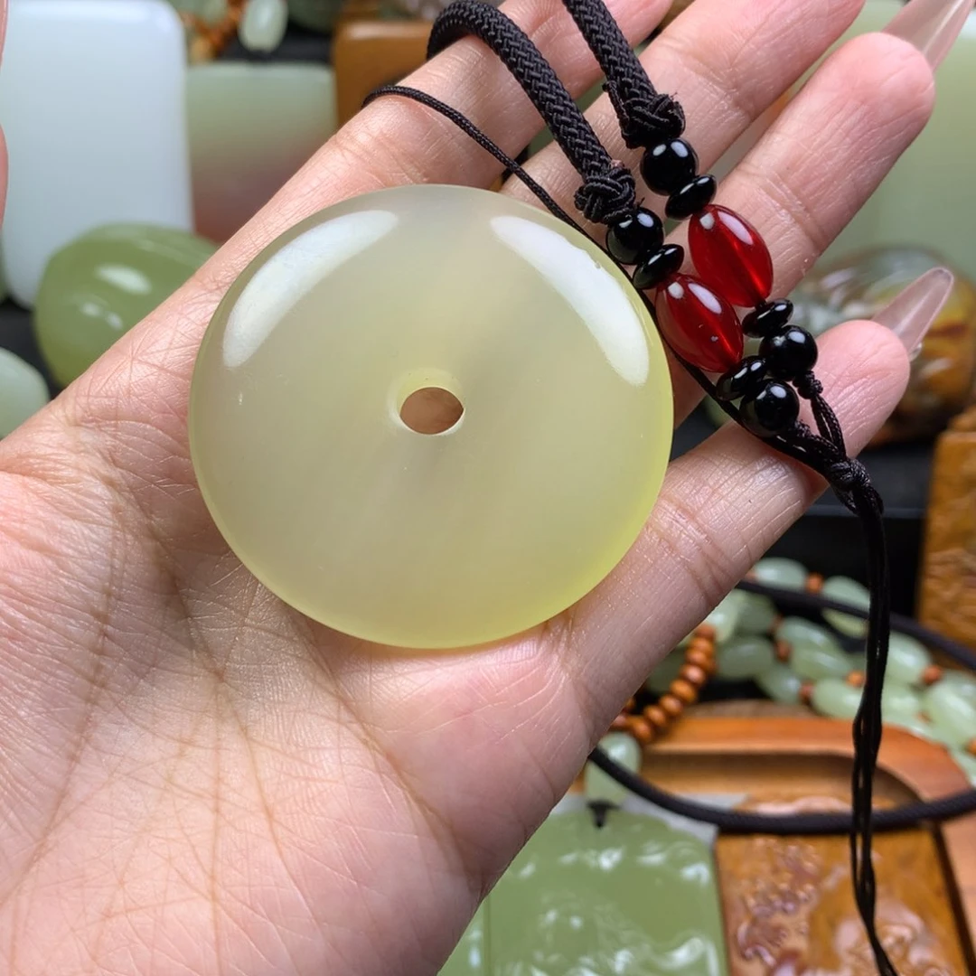 新疆昆仑山料平安扣