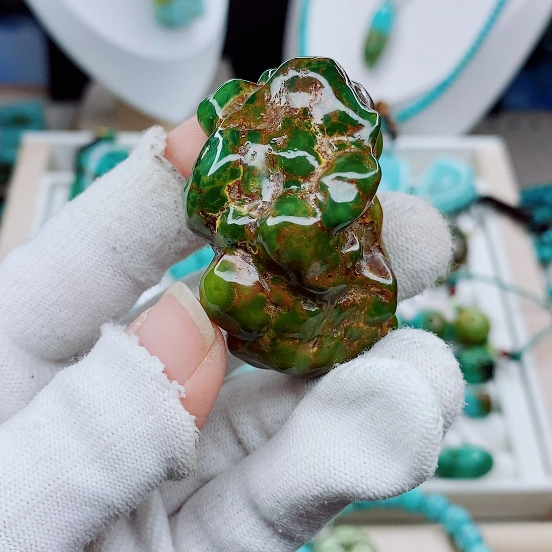 無***杺绿松石未镶嵌颈饰