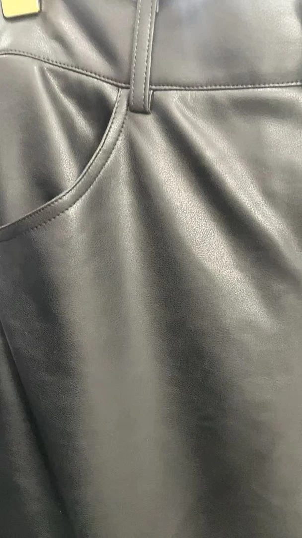 【富贵】  女士时尚休闲宽松百搭皮裤23TF-9939