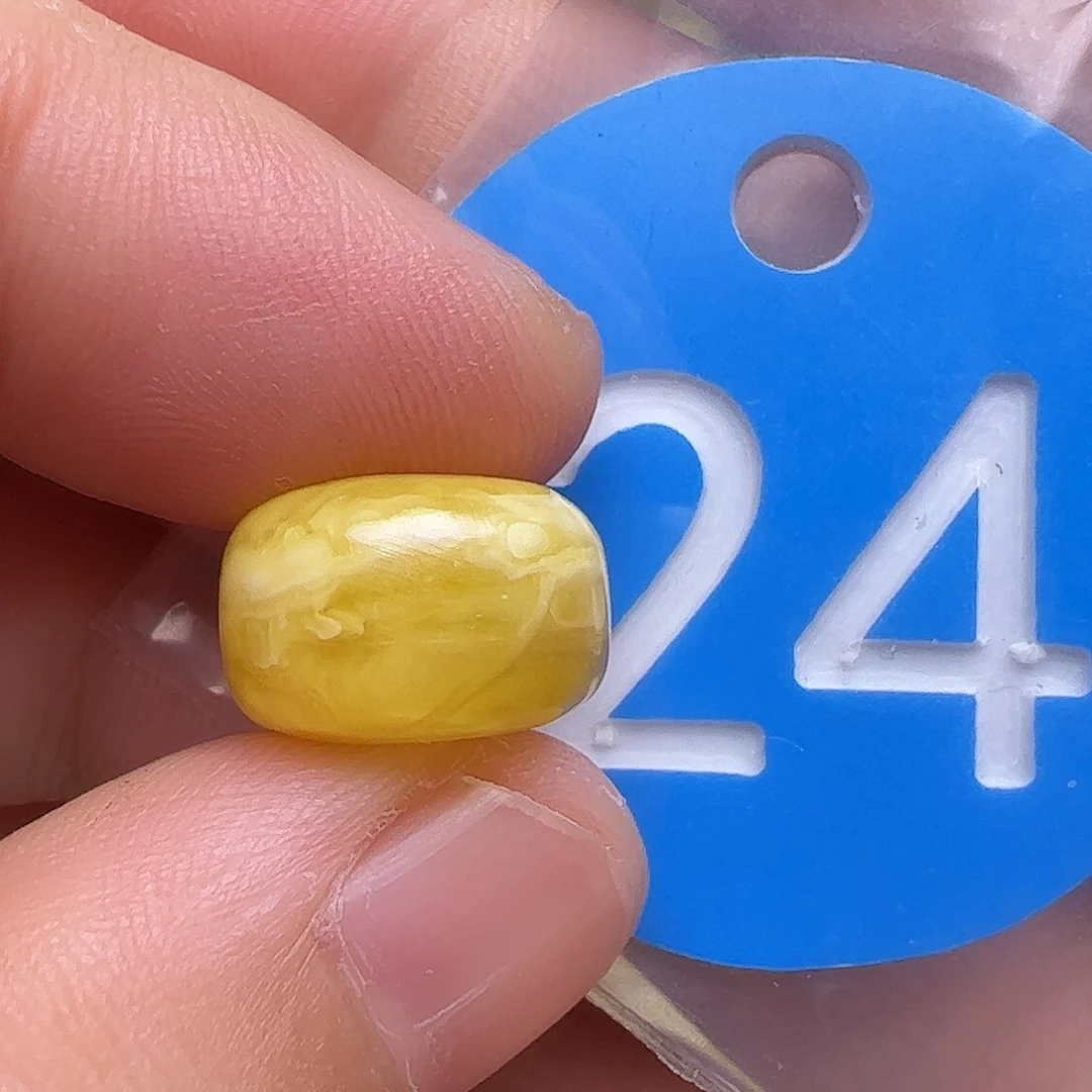 未镶嵌蜜蜡裸石12.8m m