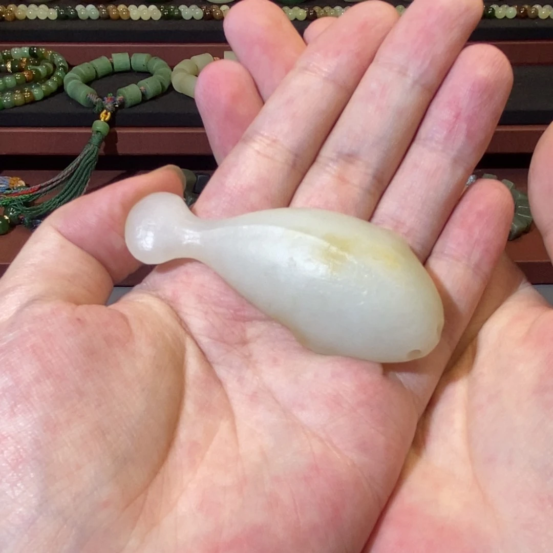 和田玉未镶嵌颈饰一**菜
