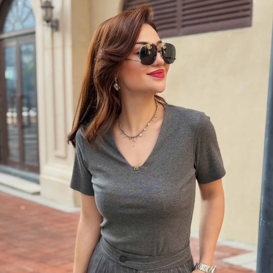 MUBINE 新款简约百搭洋气显瘦V领短袖T恤 2511