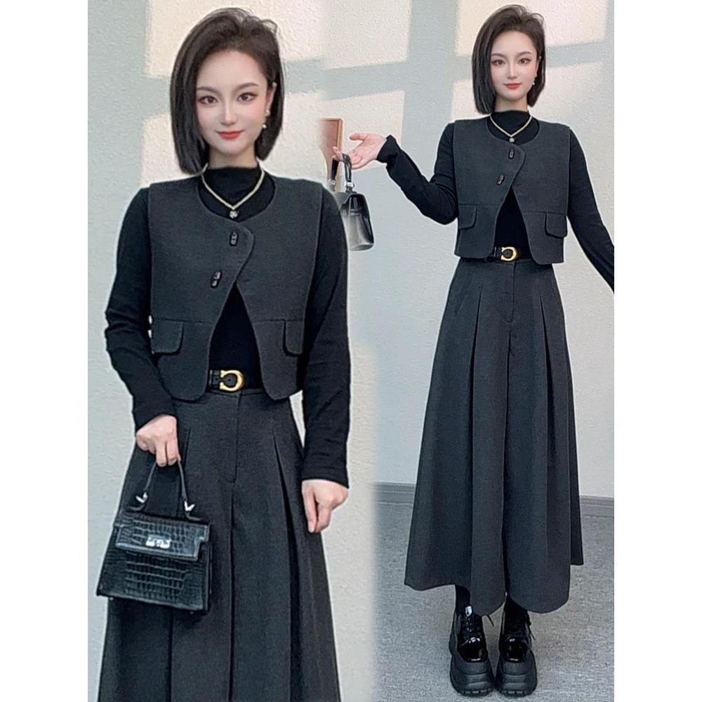 时尚套装女2025秋季新款洋气半高领打底衫开衫马甲阔腿裤裙三件套