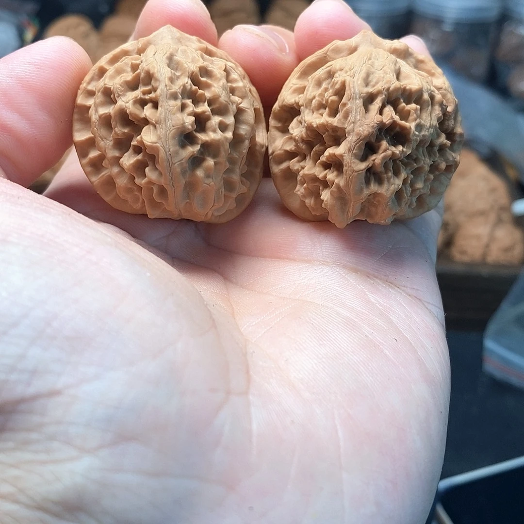 1文玩核桃太行元宝35-272