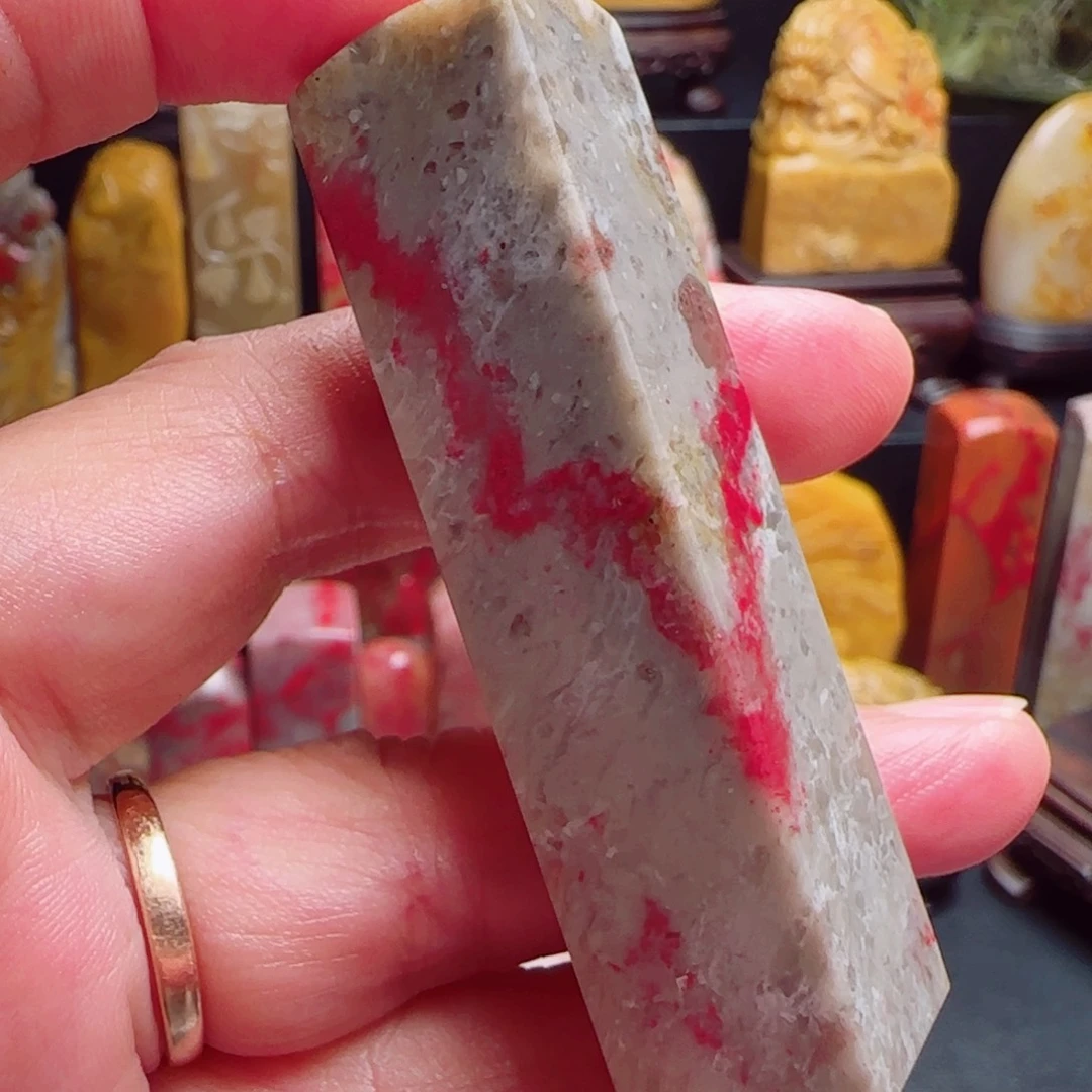 昌化石昌化鸡血石