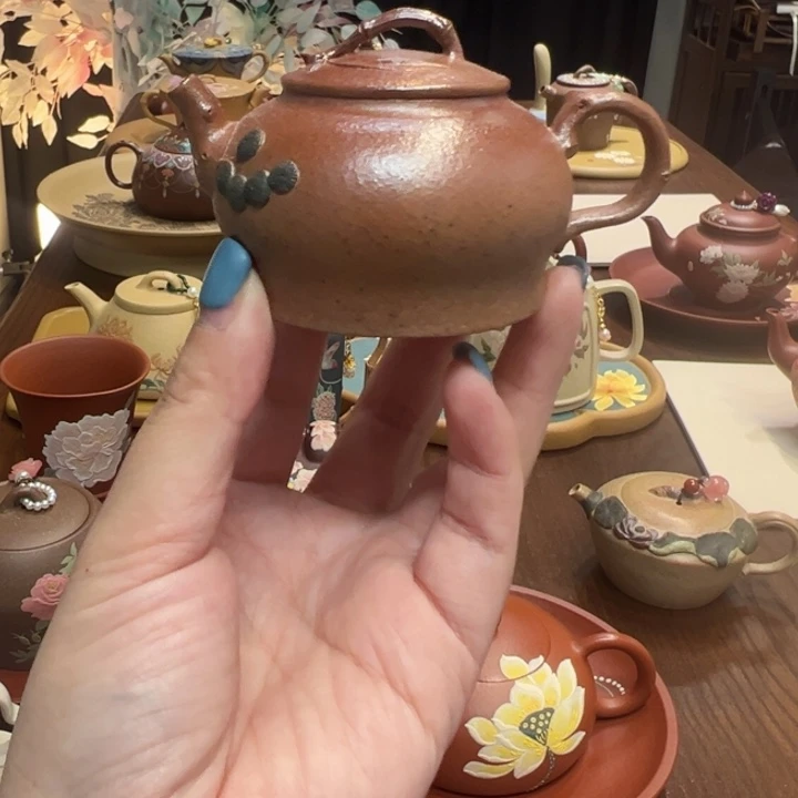 紫砂茶壶紫砂的味道很浓很