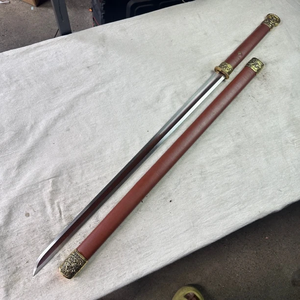 2093 龙泉昊天宝剑唐横花纹钢实木包皮未开刃