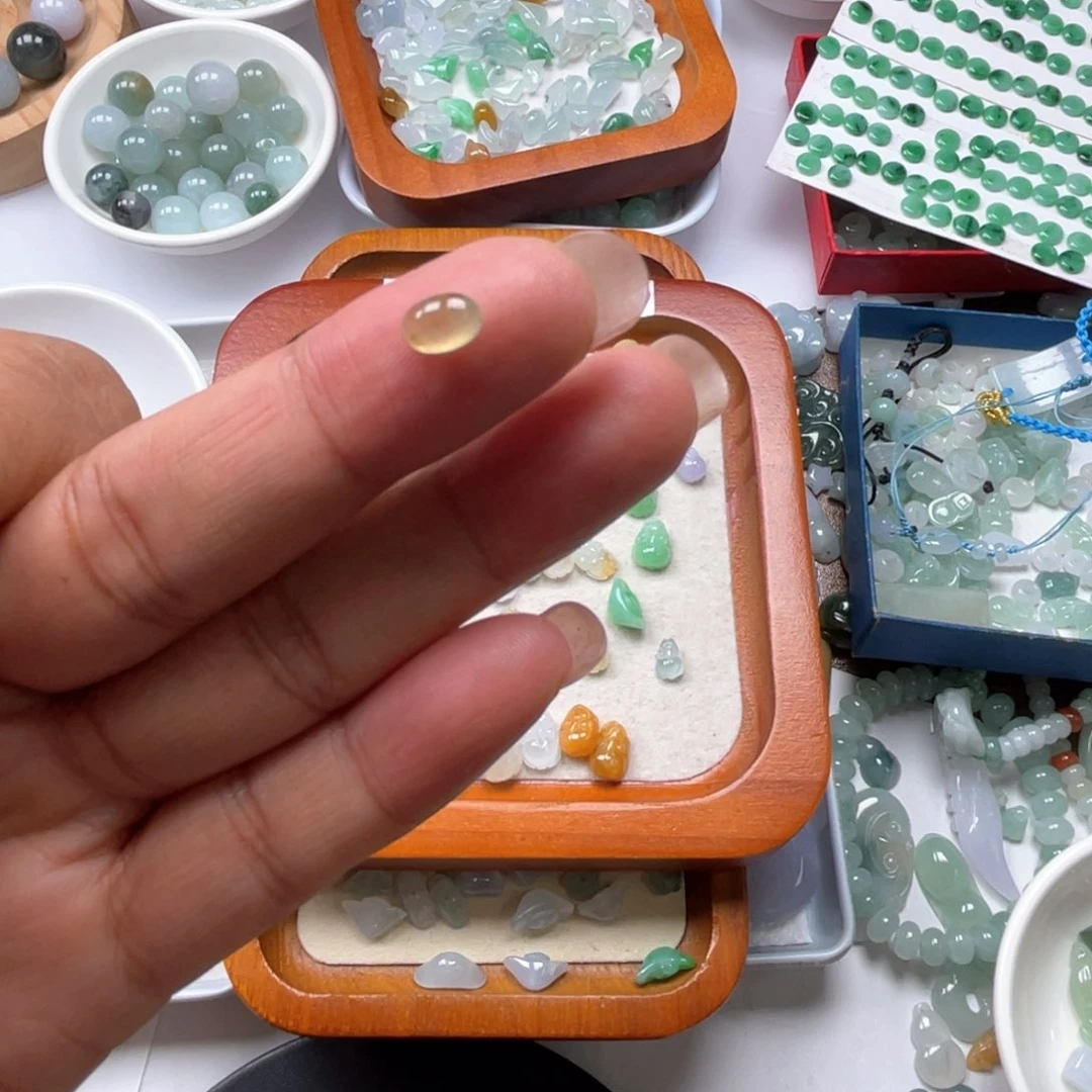 翡翠未镶嵌颈饰56786778