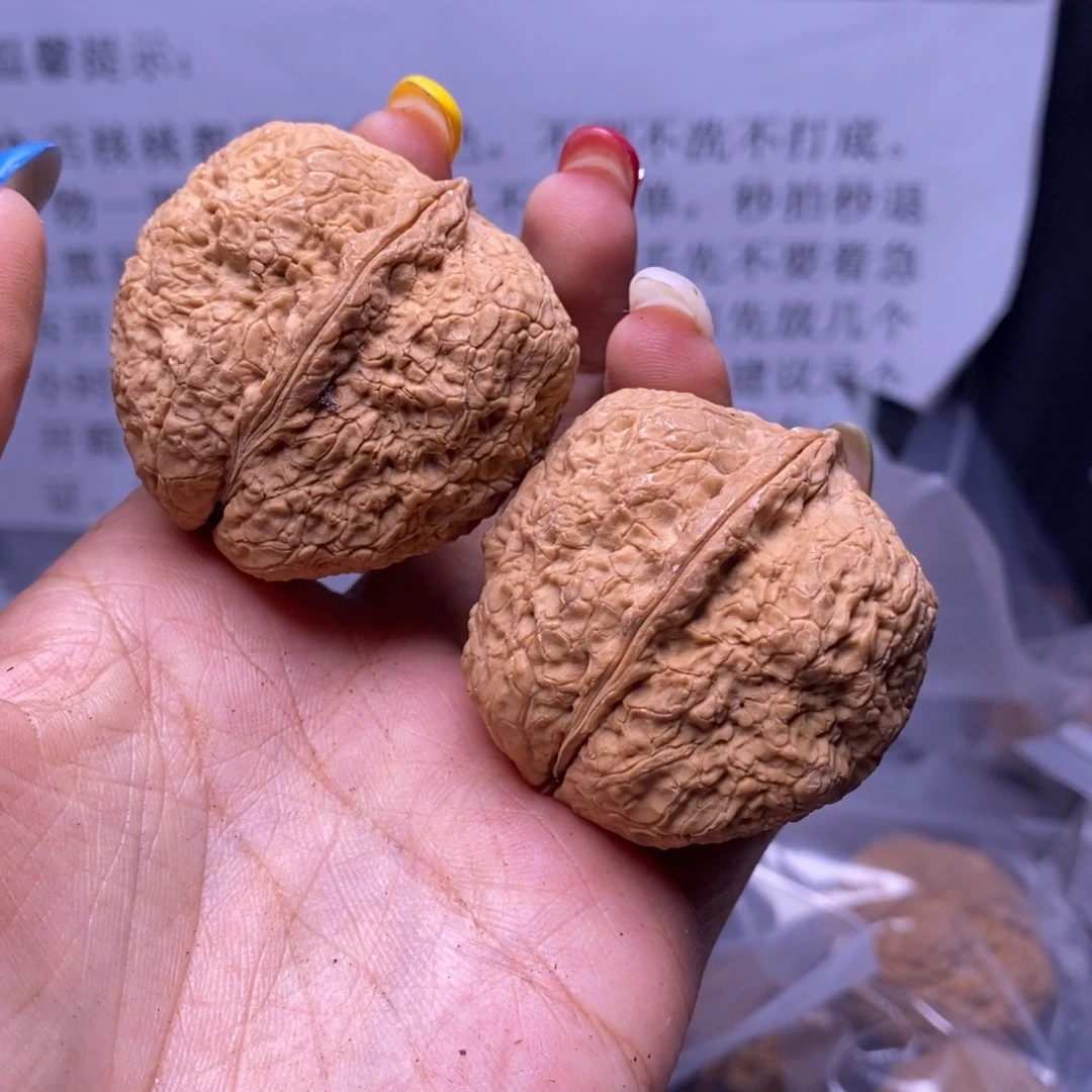 把件文玩核桃云南野生铁核桃106号43mm