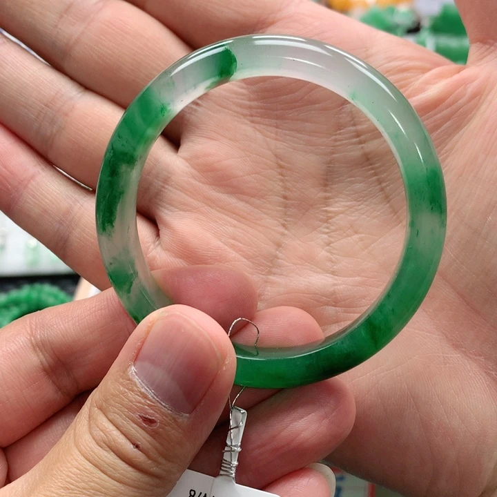 石英质玉未镶嵌手镯青青52-多人