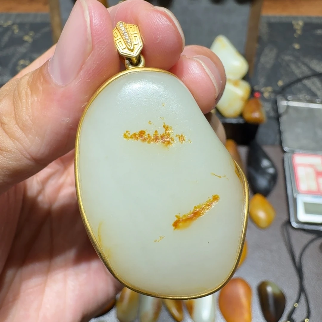 颈饰未镶嵌和田玉
