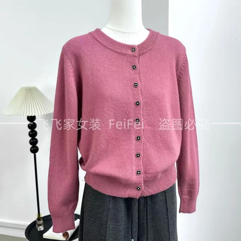 飞飞家~小花扣！！外单定制纱线~超软糯#针织毛衣女高级感女T110玫