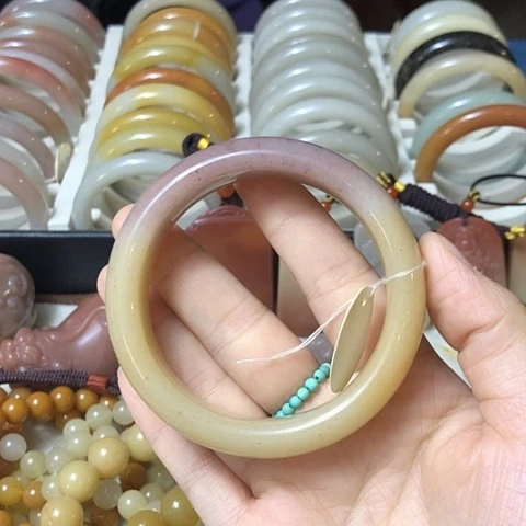 石英质玉未镶嵌手链