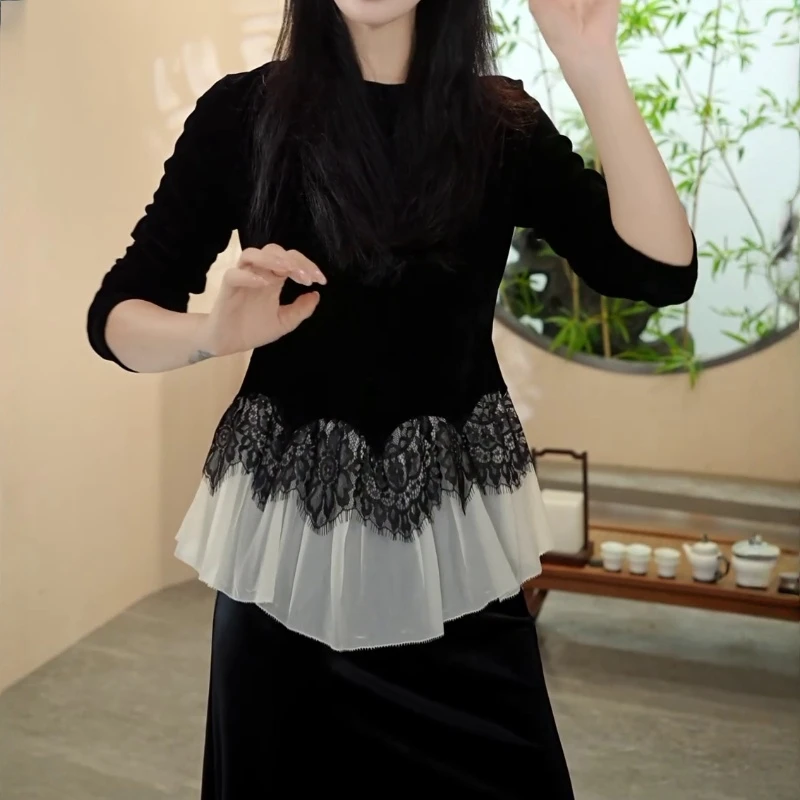 巨好看独特别致漂亮打底衫女秋季新款高级感时髦气质蕾丝拼接衬衫
